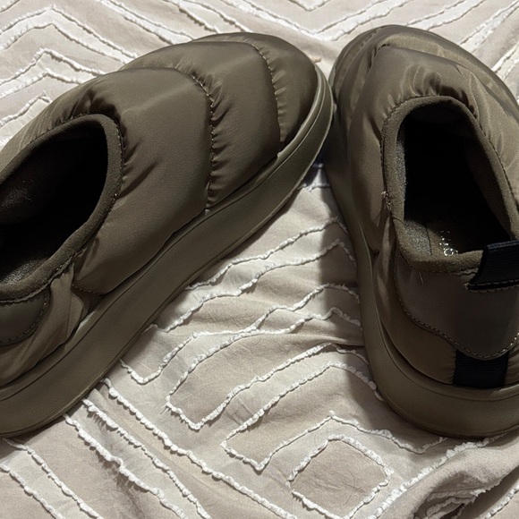 Madden Girl Olive Quilted Slip-On Slippers - Picture 1 of 6